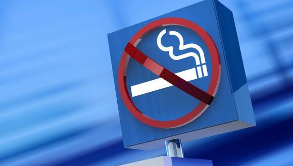 smoking ban at the entrance